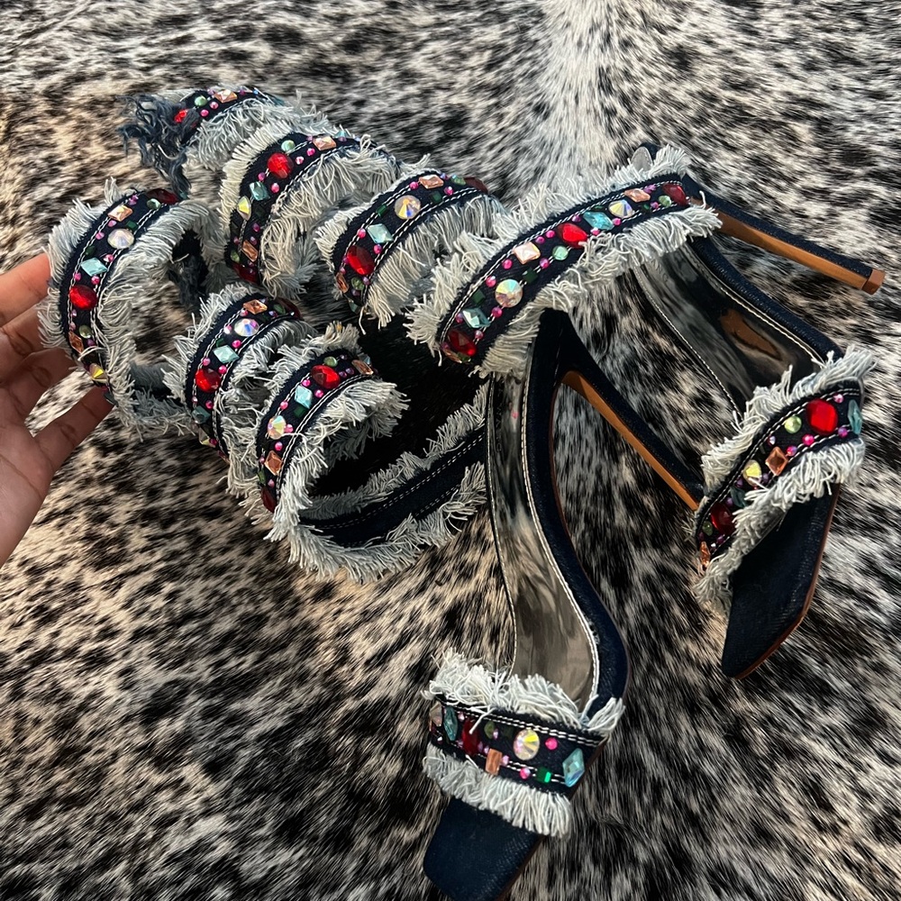 wrap around leg heels